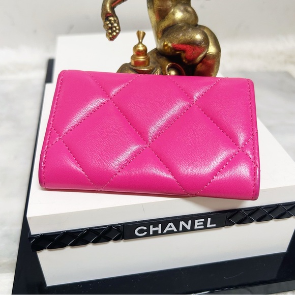 Authentic Chanel 19 Barbie Pink CC Card Wallet - Picture 9 of 13
